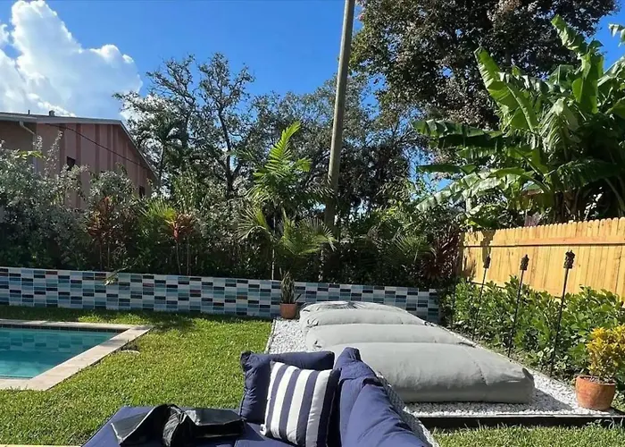 Super Stylish 4 Bedroom Home Steps From The Fun